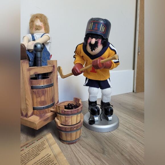 Zims Heirloom Collectibles Bulk Set Hockey Wine Pilot Duck Santa Christmas Decor - Picture 2 of 14